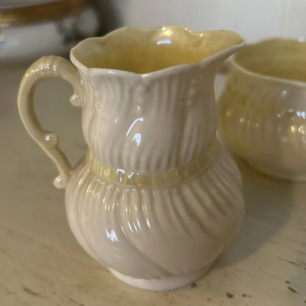 Lot 3 Vintage Belleek horseshoe ashtray creamer & vase